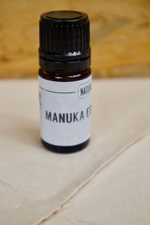 Essentiële Manuka olie.....het flesje voor EHBO kast??? - van der Vloed