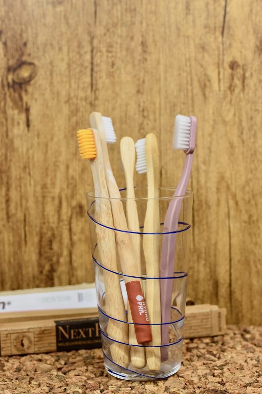 Bamboe / milieuvriendelijke tandenborstels....welke poetsen het Vijf soorten getest! Monique van der Vloed
